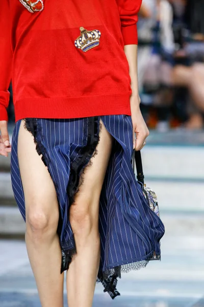 Look 11